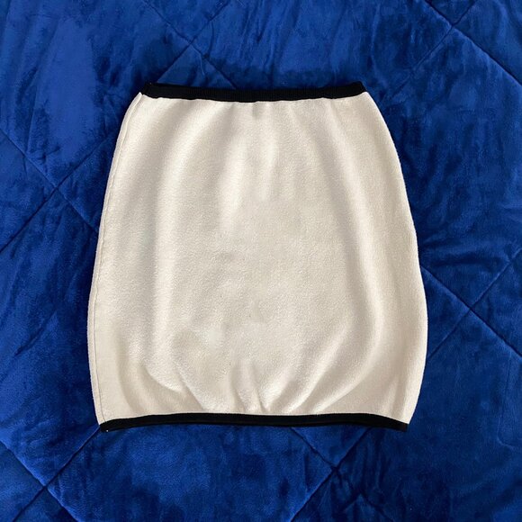 COMMENSE Black + Light Beige Contrast Collared Shirt and Outlined Mini Skirt Set - Picture 4 of 7